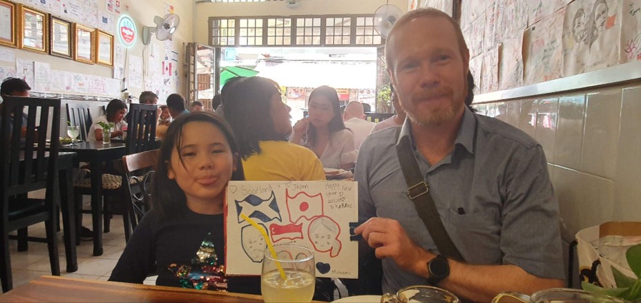 Drawing at a Cafe in Phnom Penh, Cambodia New Year holiday 2019-2020 - 2019年クリスマス休暇　カンボジア、プノンペンのカフェでイラストを寄贈 