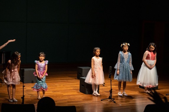 Singing with Vocal Associates Songbirds, August 2021 - 2021年Vocal Associatesソングバードコンサート 