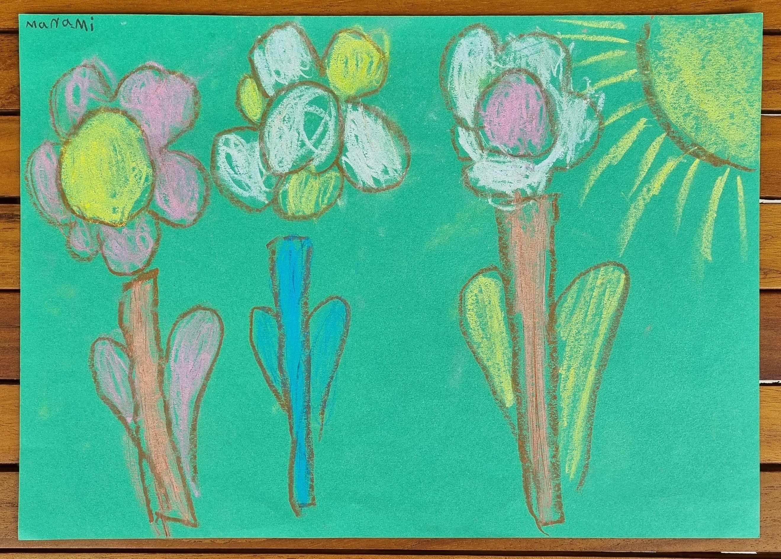 Flowers and the sun, works from 4~6 years old - ４～６歳頃のアートワーク、花と太陽