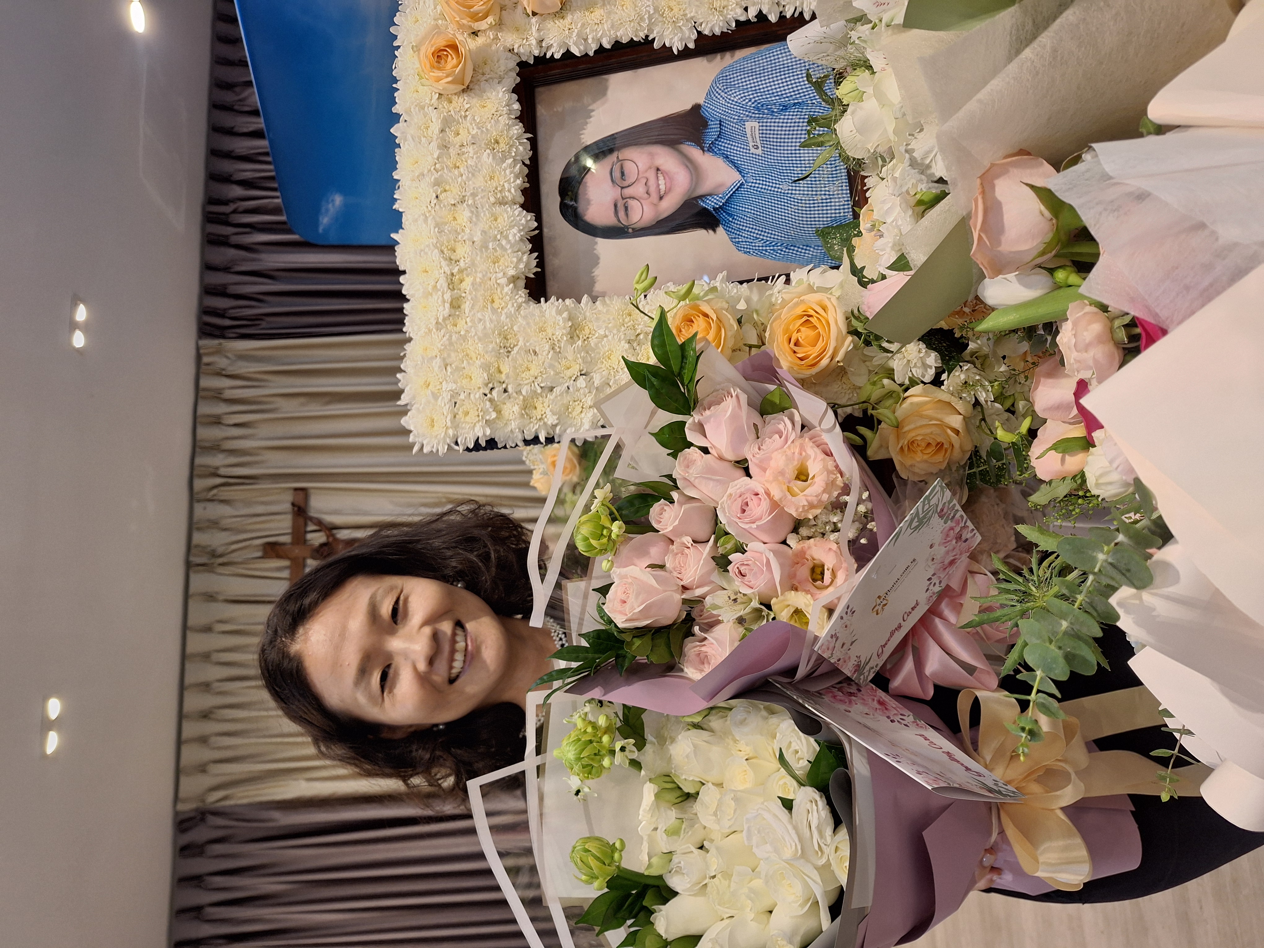 Condolence flowers sent by friends - 友人、知人から贈られたお花たち