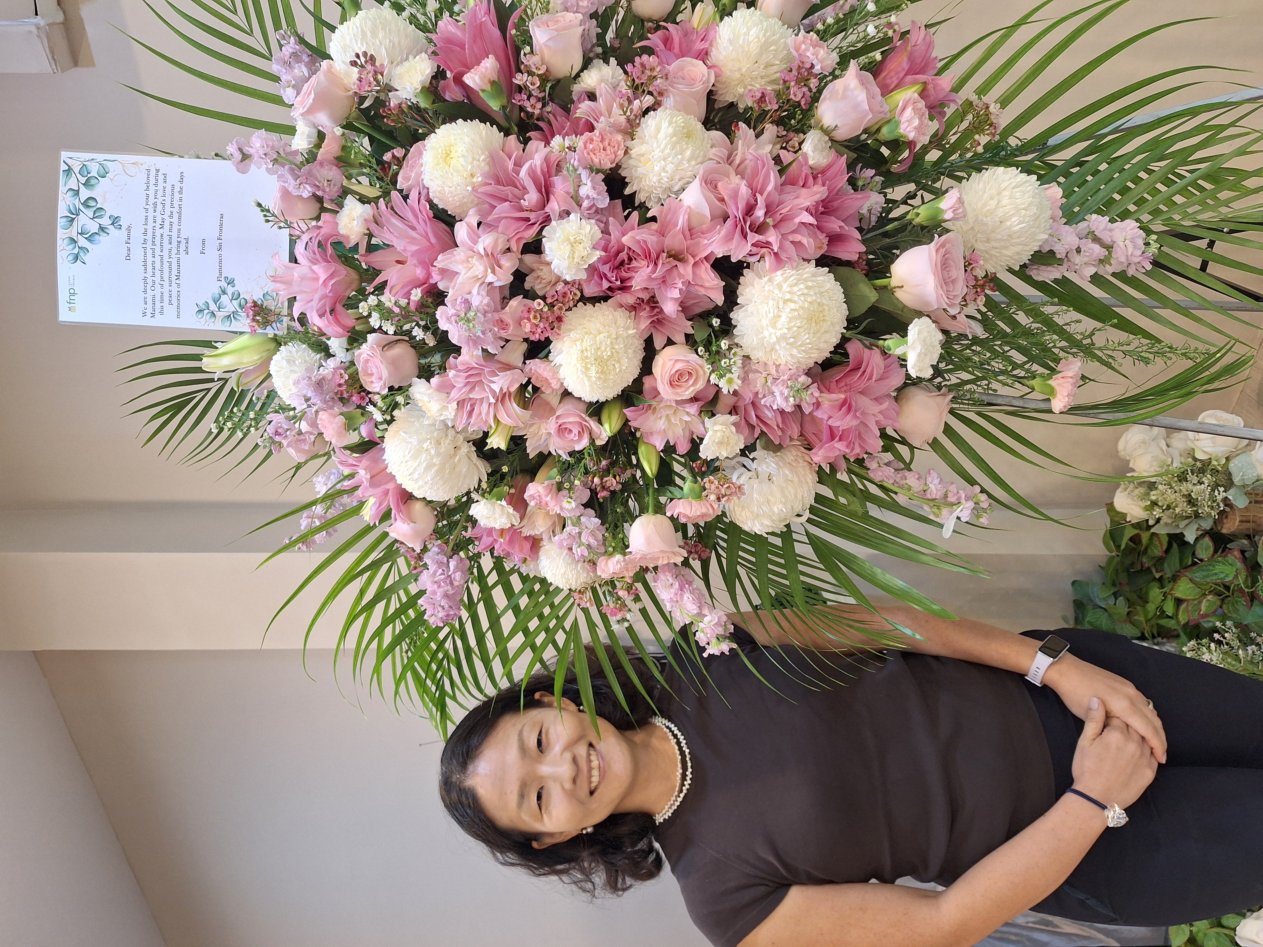 Condolence flowers sent by friends - 友人、知人から贈られたお花たち
