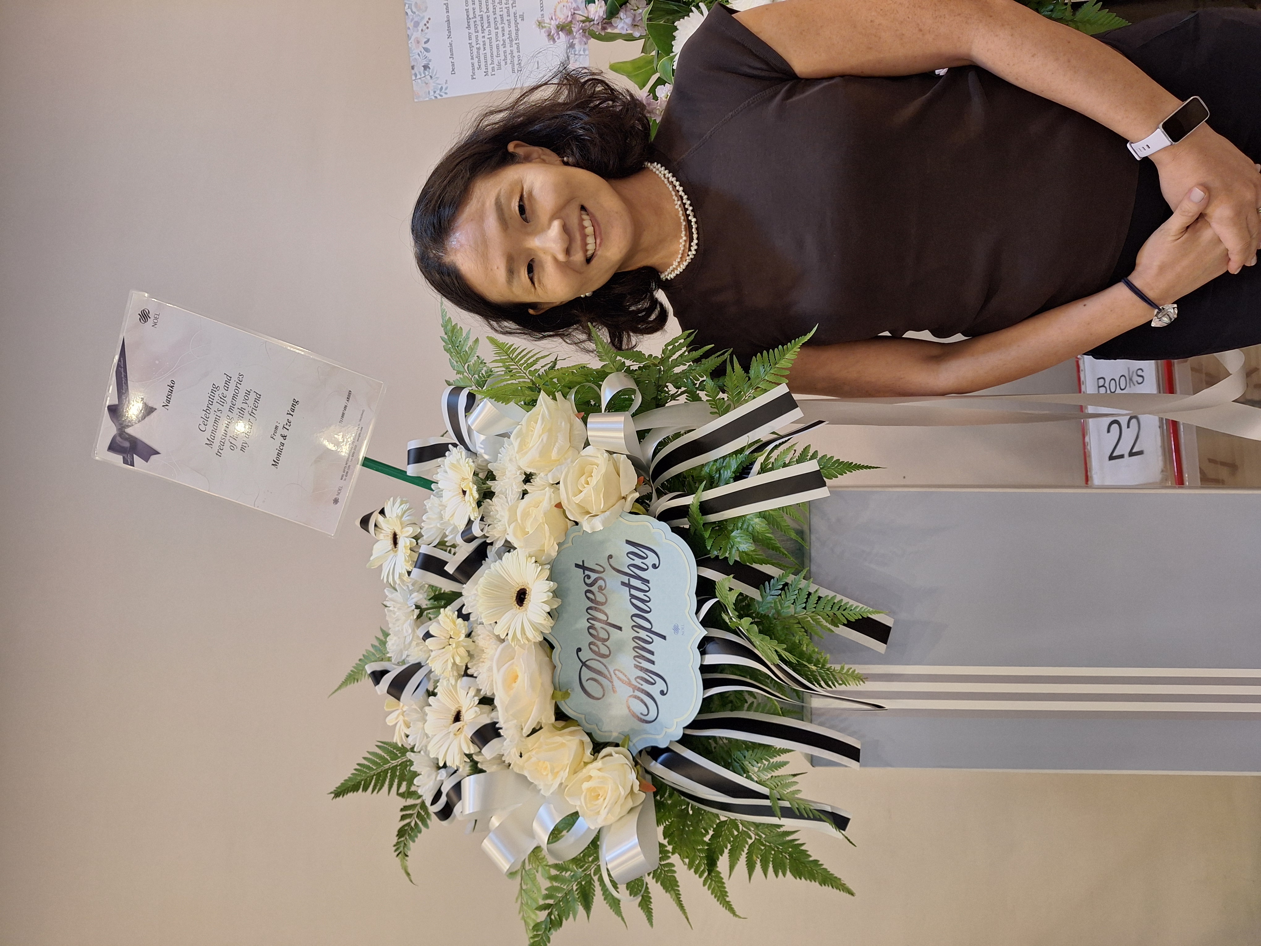 Condolence flowers sent by friends - 友人、知人から贈られたお花たち