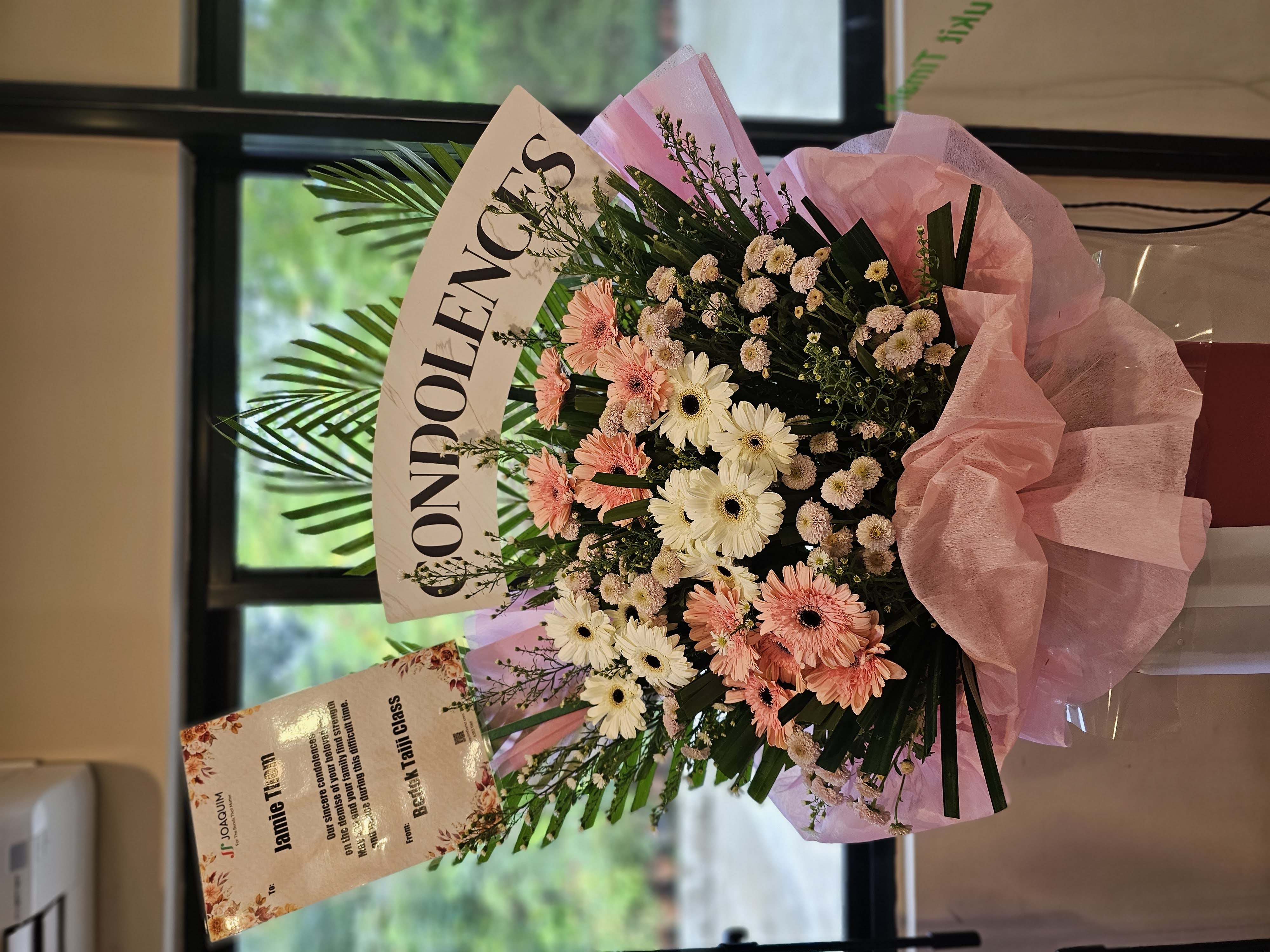 Condolence flowers sent by friends - 友人、知人から贈られたお花たち